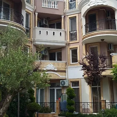 Mellia Park Apartment *